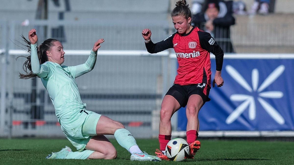 Lilli Purtscheller (l.) im Duell mit Kristin Kögel