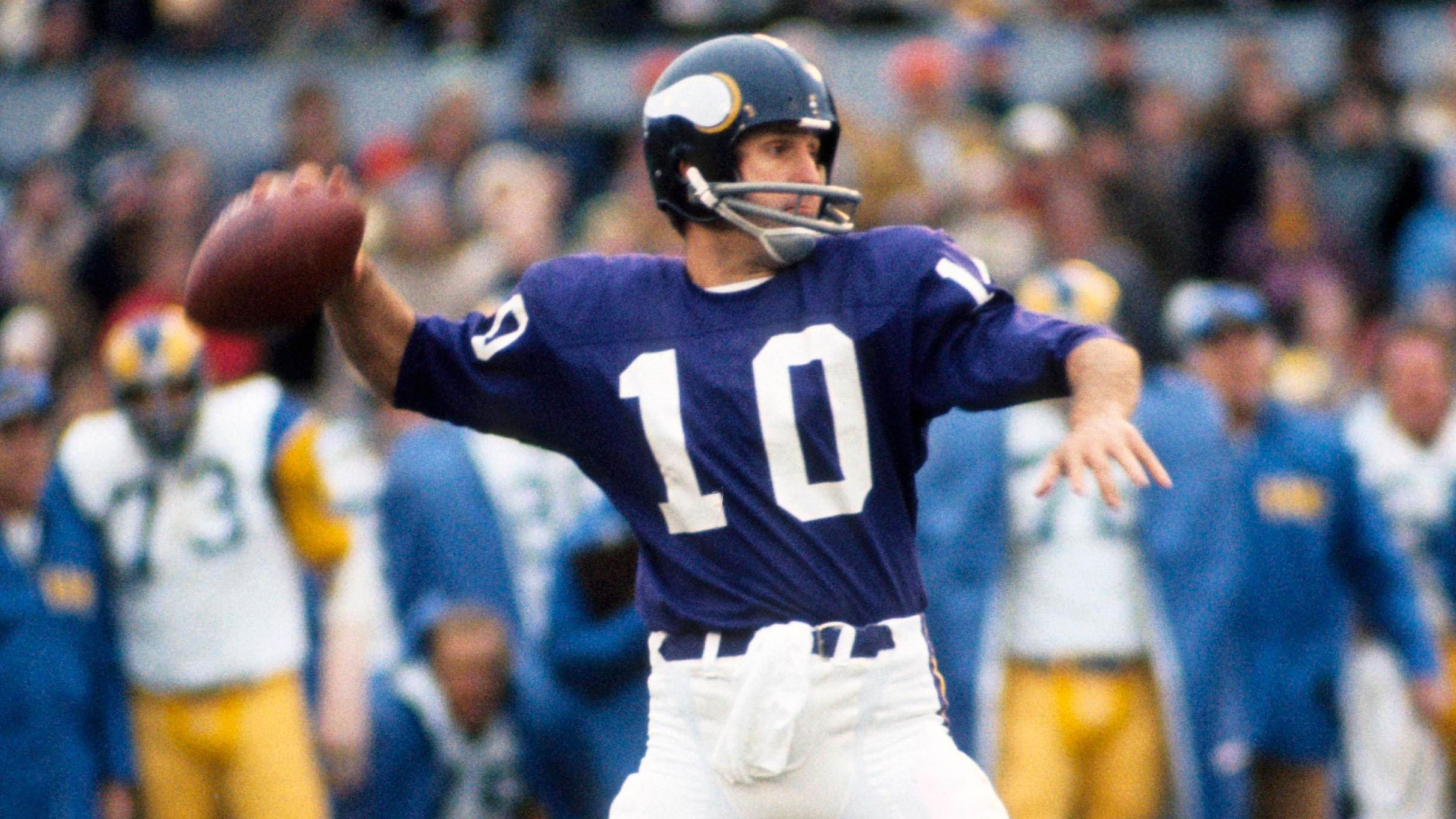 <strong>Minnesota Vikings - Fran Tarkenton</strong><br>Passing-Yards: 33.098<br>Passing-Touchdowns: 239<br>Jahre im Team: 13<br>Absolvierte Spiele: 177