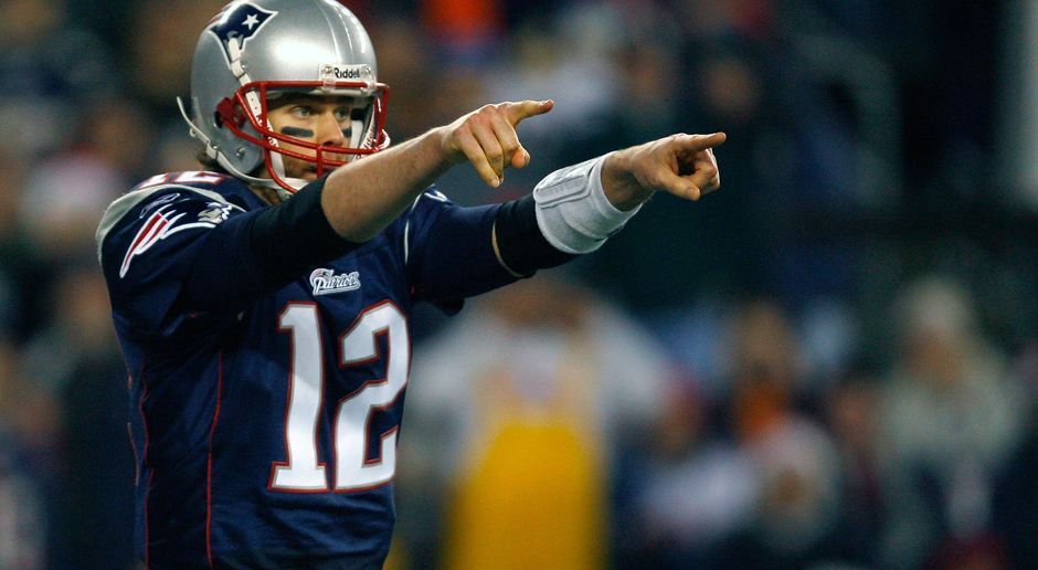 
                <strong>2007: Tom Brady (New England Patriots)</strong><br>
                2007: Tom Brady (New England Patriots)
              