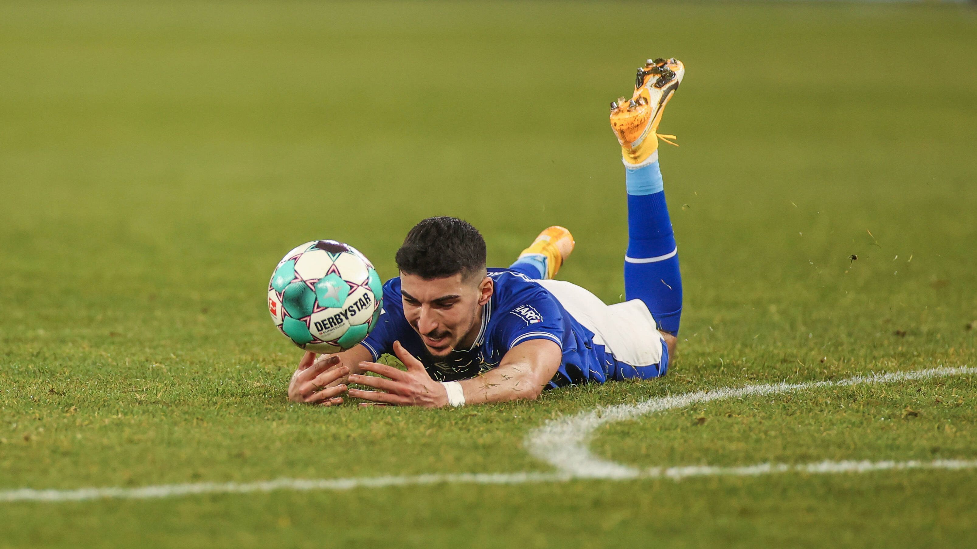 
                <strong>Nassim Boujellab</strong><br>
                Der marokkanische Nationalspieler ist in der ersten Hälfte kaum zu sehen und wirkt wie seine übrigen Kollegen in der Offensive ideenlos. Wird zur Halbzeit ausgewechselt. ran-Note: 5
              