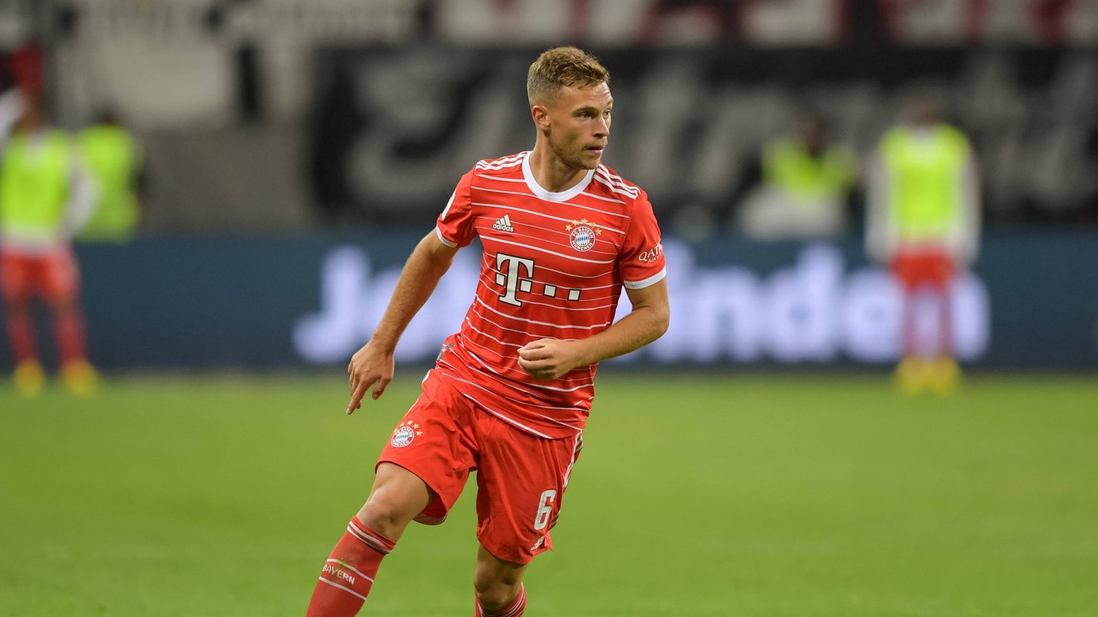 
                <strong>Platz 3 (geteilt): Joshua Kimmich</strong><br>
                &#x2022; Verein: FC Bayern München<br>&#x2022; Marktwertentwicklung: keine<br>&#x2022; Marktwert: 80 Millionen Euro<br>
              