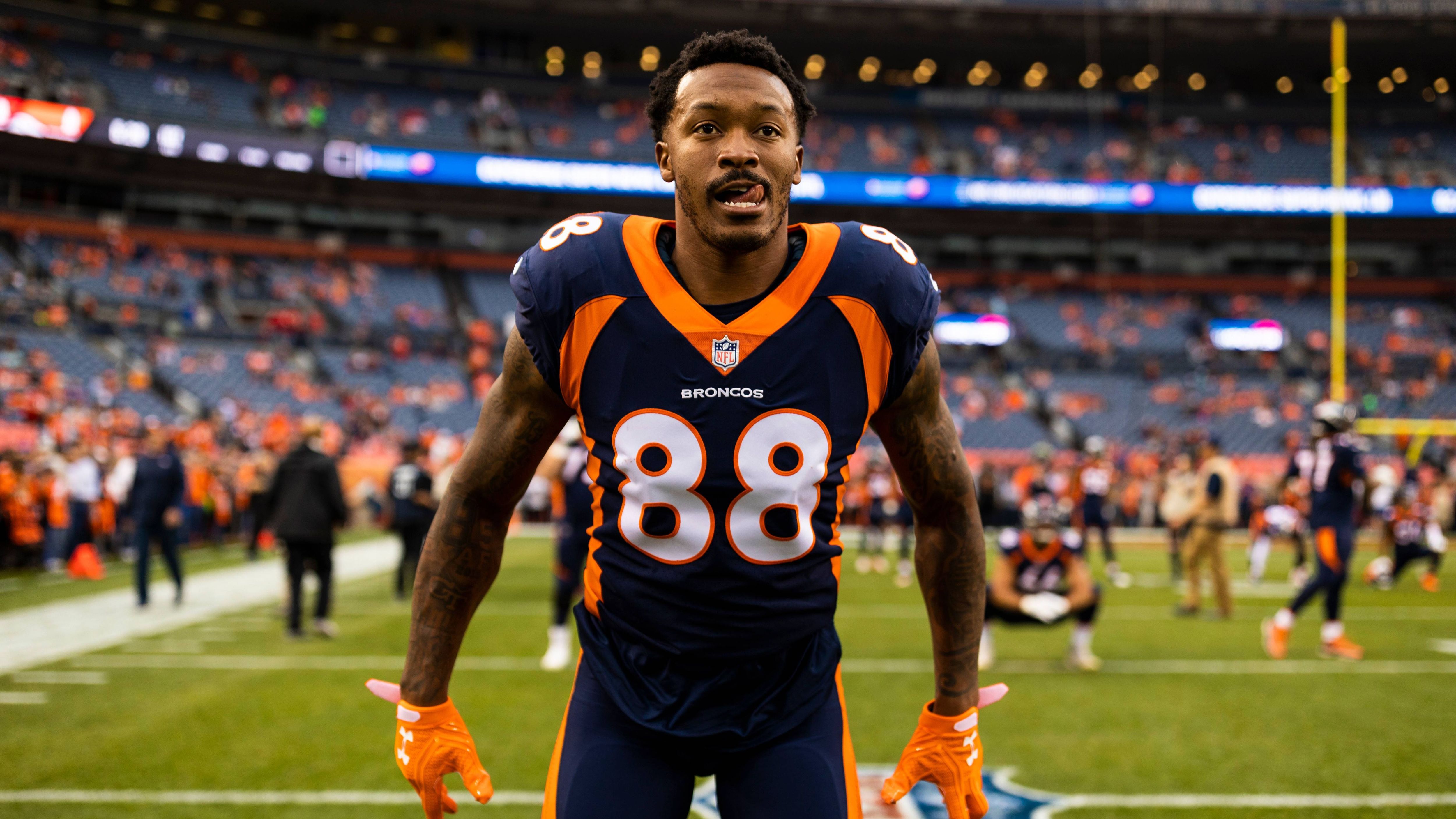 <strong>Demaryius Thomas</strong><br>Position: Wide Receiver<br>Teams:&nbsp;Denver Broncos (2010 – 2018), Houston Texans (2018), New England Patriots (2019), New York Jets (2019)<br>Erfolge: Super-Bowl-Sieg (50), Fünf Mal Pro Bowl