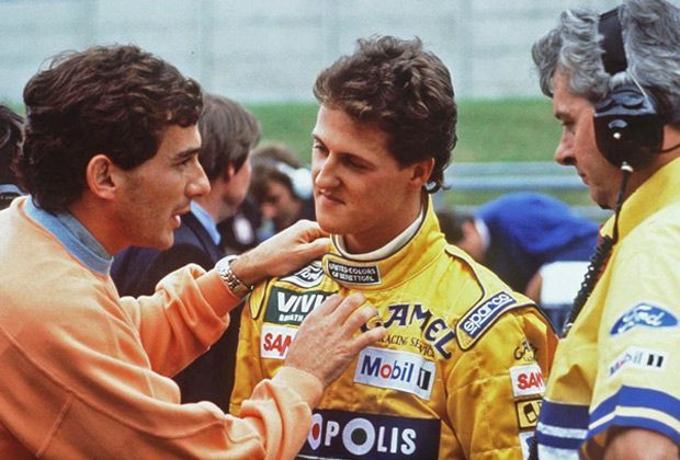 
                <strong>Zwei Rennsport-Größen unter sich</strong><br>
                Ayrton Senna zollt seinem neun Jahre jüngeren Kollegen Michael Schumacher Respekt. Er ahnte, dass ihm in dem Deutschen ein großer Konkurrent heranwuchs.
              
