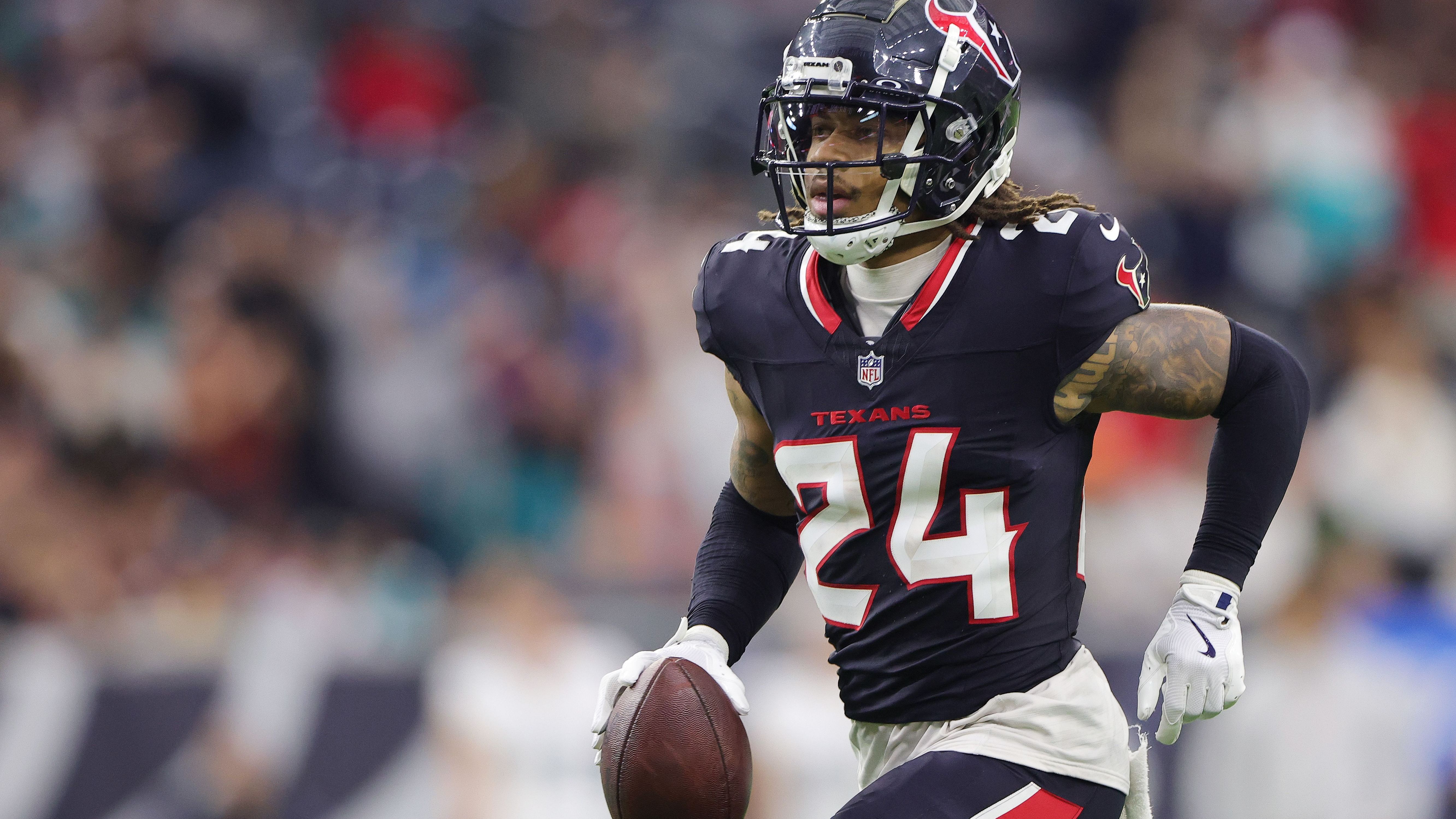 <strong>Houston Texans: Derek Stingley jr.</strong><br>Der Cornerback erzielte in praktisch allen Kategorien Karriere-Bestwerte, darunter Tackles (54), abgewehrte Pässe (18) und Tackles for Loss (vier), während er außerdem in seiner zweiten Saison in Folge fünf Interceptions erzielte.