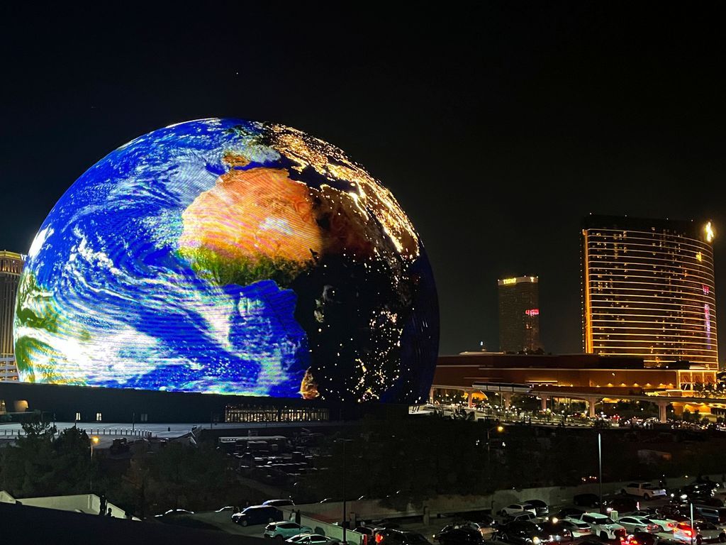 Las Vegas has opened a new superlative: Leuchtkugel MSG Sphere