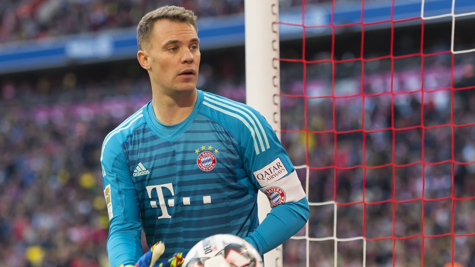 
                <strong>Manuel Neuer (FC Bayern)</strong><br>
                In der ersten Halbzeit gefühlt zweimal am Ball. Gefordert schon gar nicht. Kann in Halbzeit zwei entspannt den Jubelgesängen der Südkurve lauschen. Hat nach dem Seitenwechsel nämlich noch weniger Ballkontakte. ran-Note: 3
              