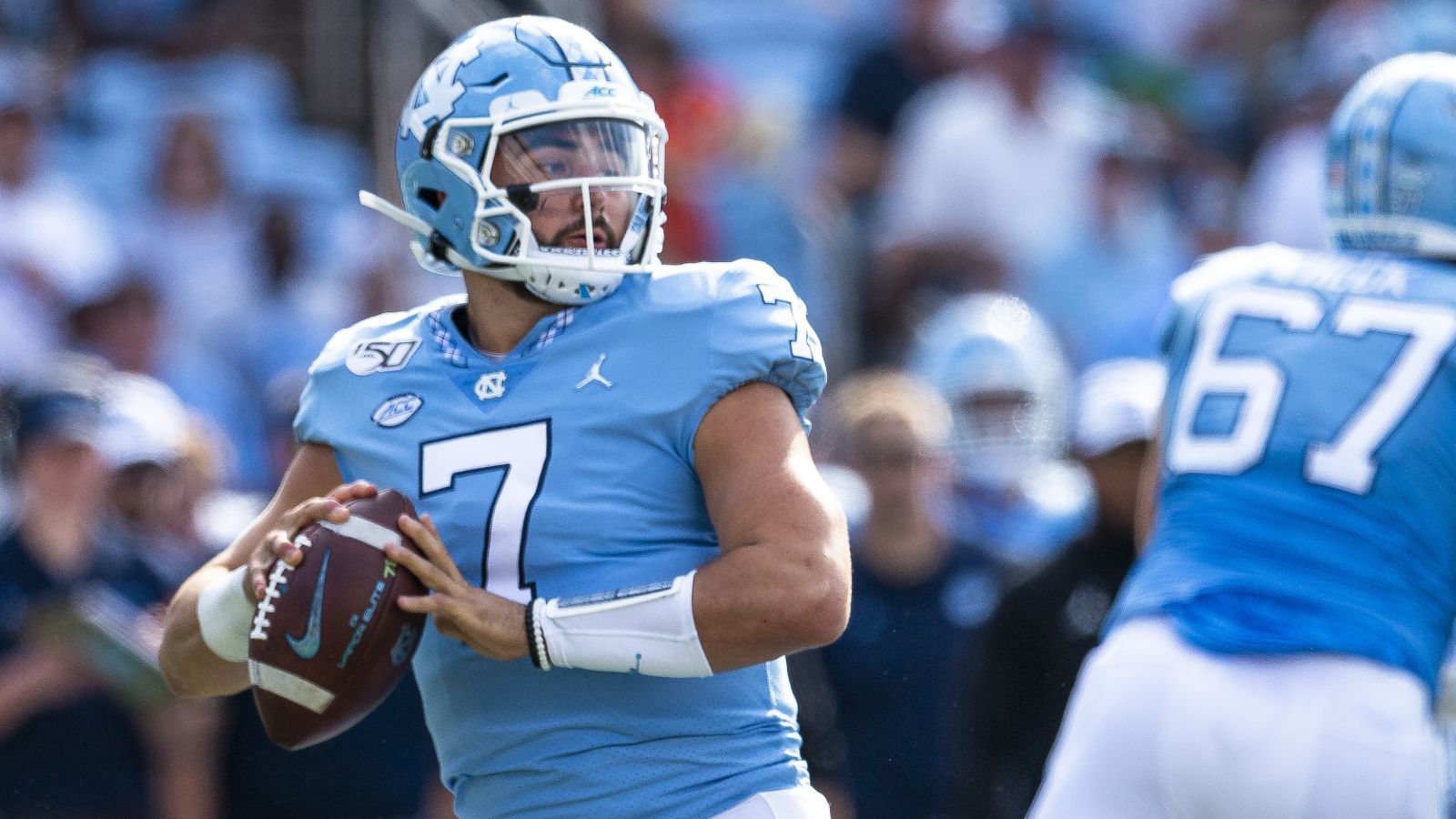 
                <strong>Platz 6: Sam Howell</strong><br>
                &#x2022; Position: Quarterback -<br>&#x2022; College: North Carolina -<br>&#x2022; Quote: 16,0<br>
              