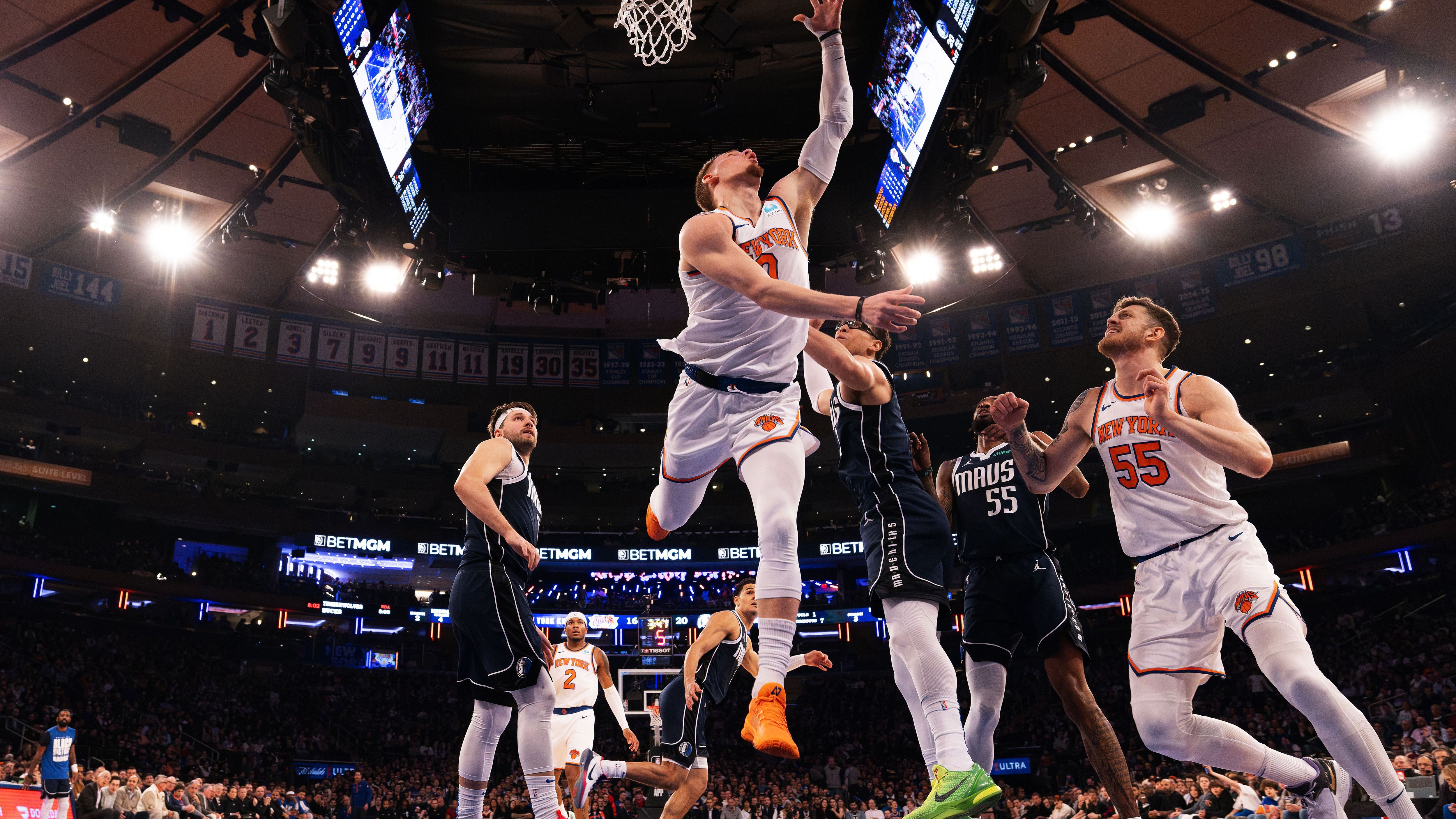 <strong>7. New York Knicks (zuvor Rang 3, 33:19)</strong> <br>Unfassbare Verletzungsprobleme bei den Knicks. Derzeit fallen Randle, Brunson, Robinson und Anunoby aus. Auch Hartenstein wird fehlen. Dennoch war die Woche trotz der Niederlagen gegen die Lakers und Mavs erfolgreich. Bogdan Bogdanovic und Burks sind erstklassige Verstärkungen.