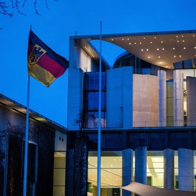 Nach dem Haushaltsurteil des Bundesverfassungsgerichts versuchen die Regierungsparteien eine Lösung zu finden.