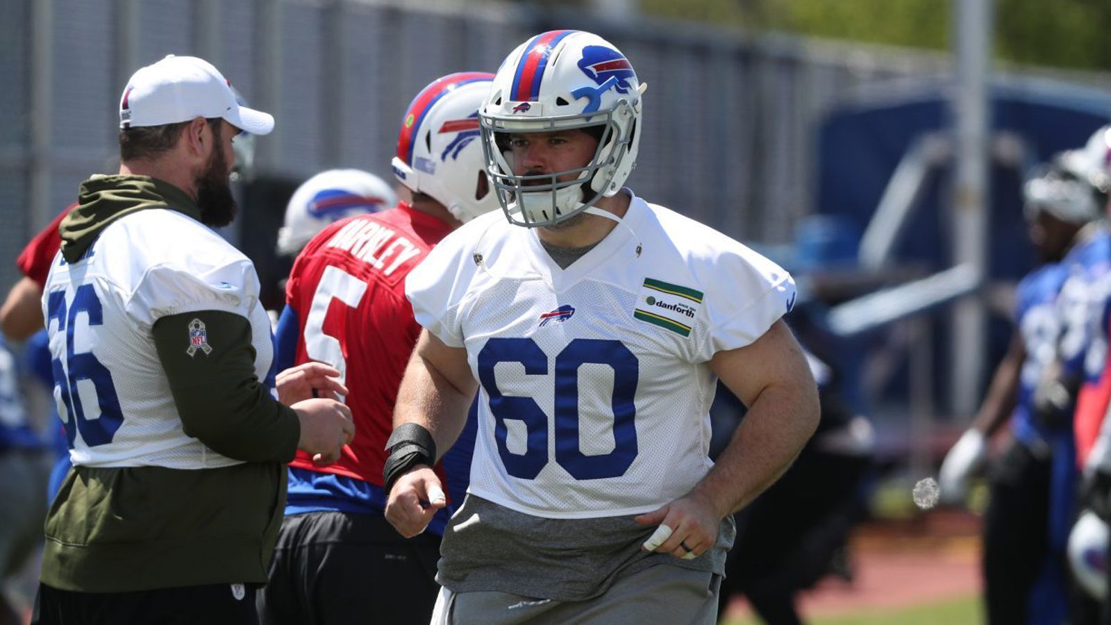 
                <strong>Buffalo Bills: Mitch Morse</strong><br>
                Gesamtverdienst 2019: 19.187.500 DollarCenter
              