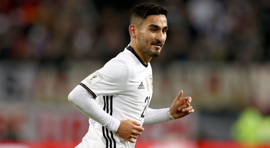 
                <strong>Ilkay Gündogan (Manchester City)</strong><br>
                Von den Anlagen her ist Gündogan überragend, wurde aber in den letzten Jahren oft von Verletzungen zurückgeworfen. War bei Manchester City kein Stammspieler und auch in Russland dürfte es nicht für die Startelf reichen.
              