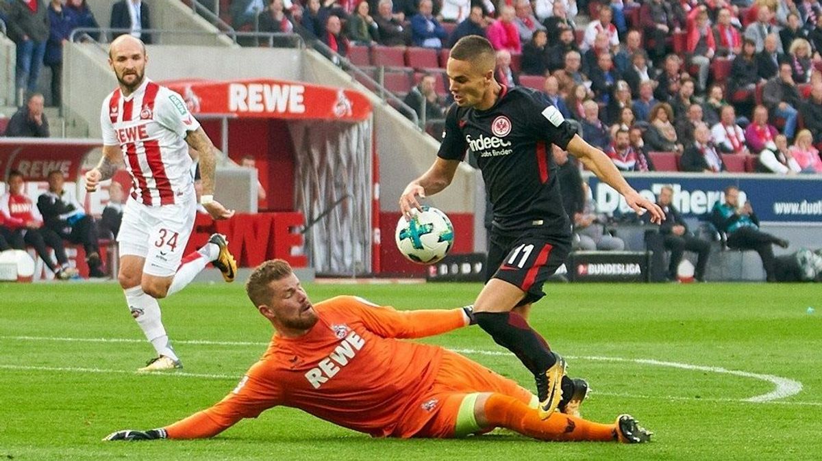 Szene des Spiels: Elfmeter für Frankfurt