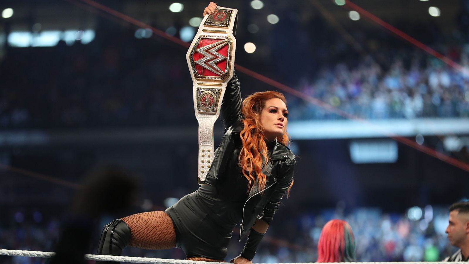 
                <strong>WWE Raw Women's Championship: Becky Lynch (c) vs. Shayna Baszler</strong><br>
                Zwei absolute Badass-Wrestlerinnen. Baszler wurde im Vorfeld verdammt stark dargestellt. Sie gewann das Elimination-Chamber-Match souverän. Aber Becky Lynch ist The Man! Und die braucht mal wieder einen Statement-Sieg. Und wenn nicht gegen Baszler, gegen wenn denn dann?ran-Prognose: Becky Lynch
              