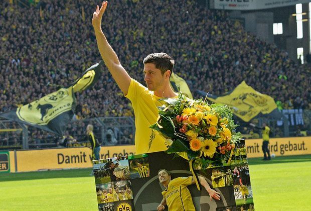 
                <strong>Robert Lewandowski (Borussia Dortmund)</strong><br>
                Der Torjäger von Borussia Dortmund verlässt Schwarz-Gelb in Richtung FC Bayern München. Seine Bilanz kann sich durchaus sehen lassen: In 184 Pflichtspielen netzte der Pole insgesamt 101 mal für seine Dortmunder ein.
              