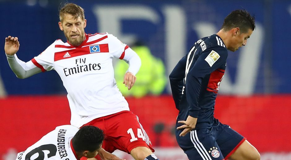 
                <strong>Aaron Hunt (Hamburger SV)</strong><br>
                Darf sich als einziger HSV-Profi auch mal vorne ausruhen und muss nicht ständig Defensiv-Arbeit verrichten. Ist deshalb in Hälfte eins kaum zu sehen, weil der HSV vor allem mit Verteidigen beschäftigt ist. Wenn er mal am Ball ist, kann er nicht viel mit ihm anfangen. ran-Note: 5
              