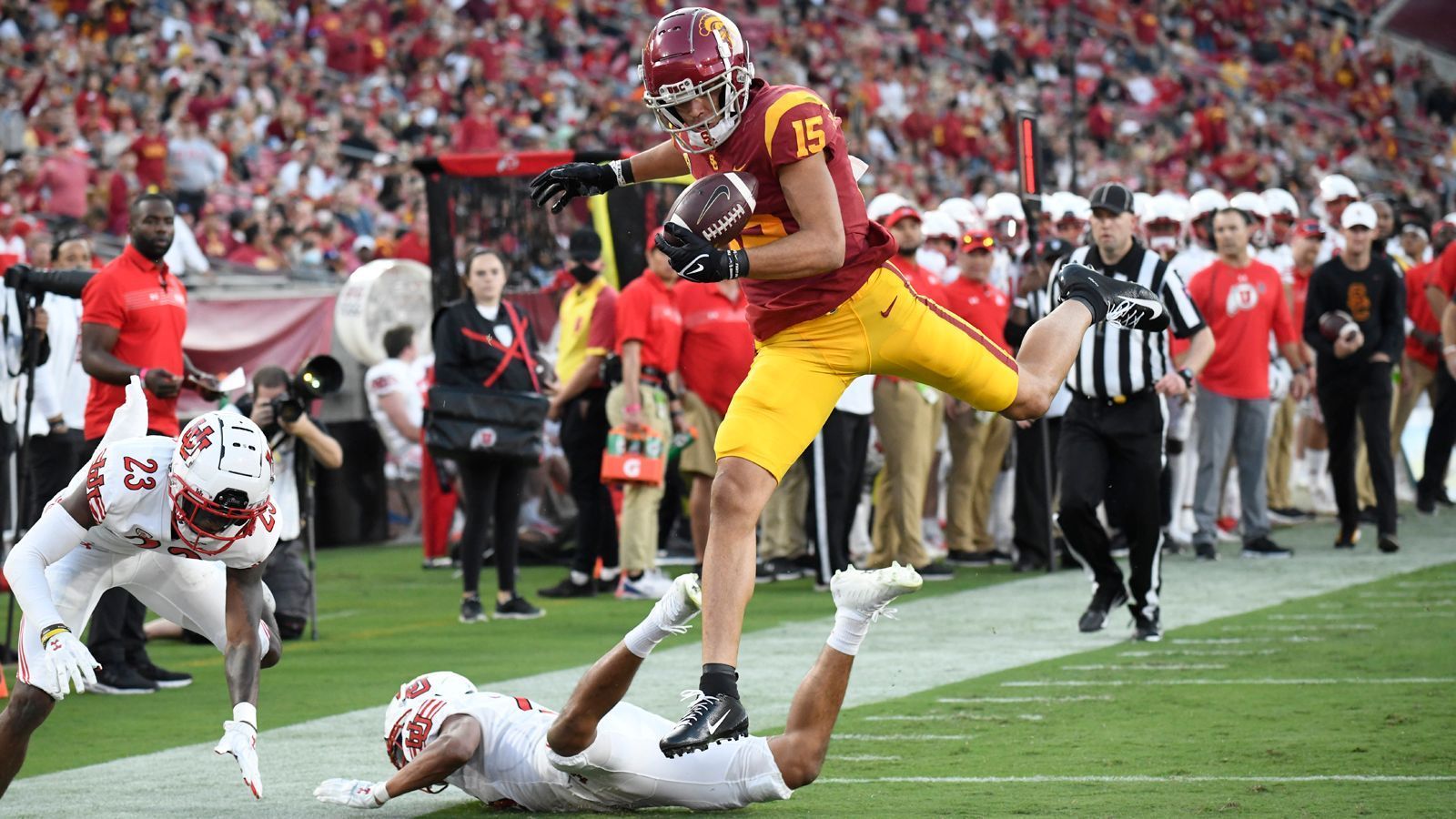 
                <strong>13. Pick: Houston Texans - Drake London, WR, USC</strong><br>
                Die Position des Wide Receivers ist wohl die größte Lücke, die in der Offense der Houston Texans gefüllt werden muss. Drake London wird der beste zu dem Zeitpunkt verfügbare Receiver sein. Easy Pick.
              