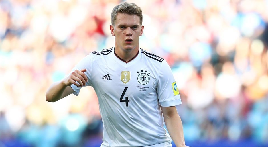 
                <strong>Matthias Ginter</strong><br>
                Der Dortmunder ist in der Anfangsphase öfter mal unsicher. Mit zunehmender Spieldauer aber deutlich souveräner, wenn auch unter dem Strich nicht überzeugend. ran-Note: 4+
              