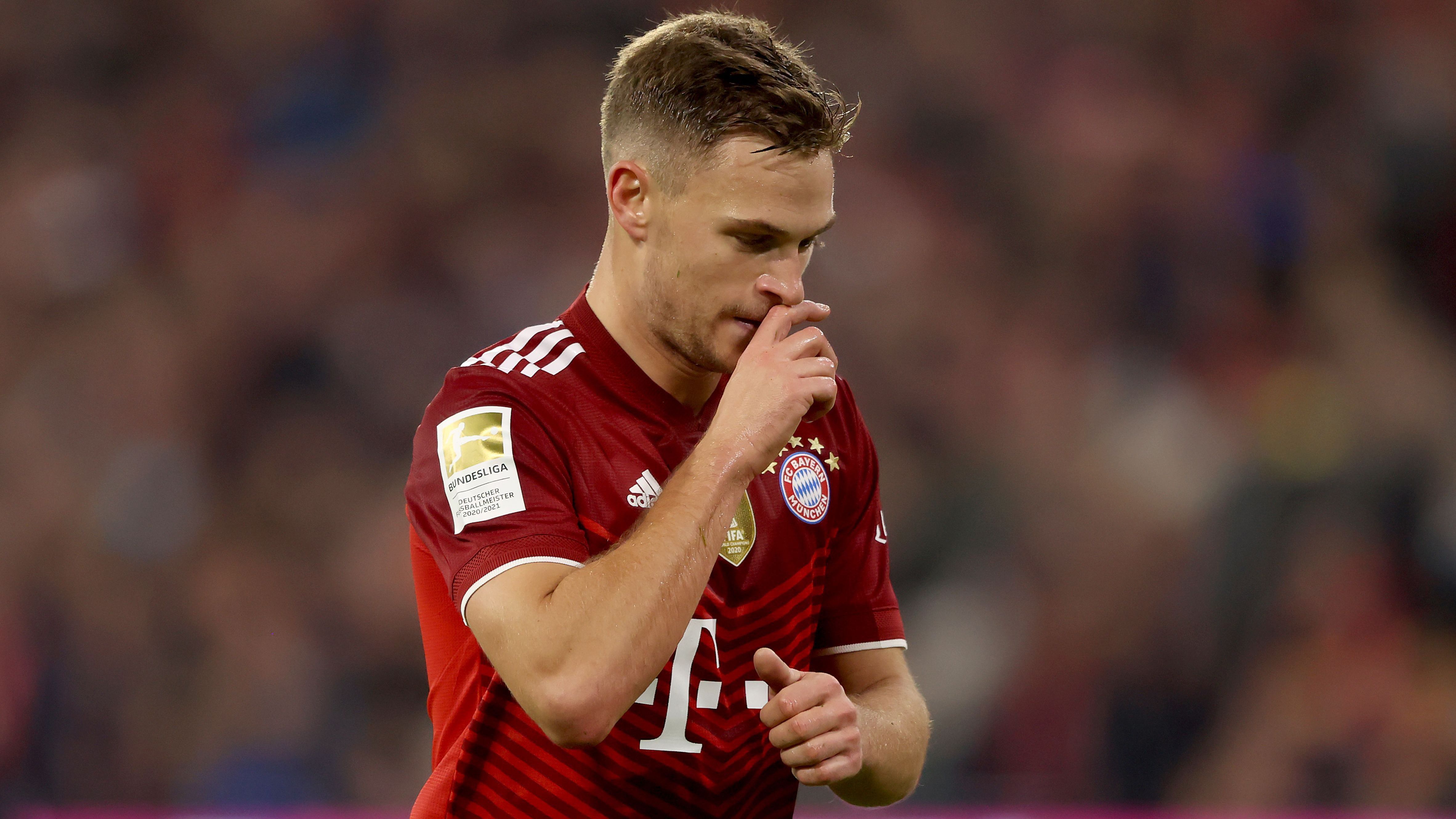 
                <strong>Joshua Kimmich (FC Bayern München - Ausfall: seit 9. November 2021)</strong><br>
                Joshua Kimmich ist der wohl prominenteste Fall. Der Star des FC Bayern München konnte trotz Genesung von seiner Corona-Infektion aufgrund von Infiltrationen in der Lunge lange nicht trainieren. Der Nationalspieler verpasste insgesamt acht Pflichtspiele. Sein letzter Einsatz war am 6. November.
              