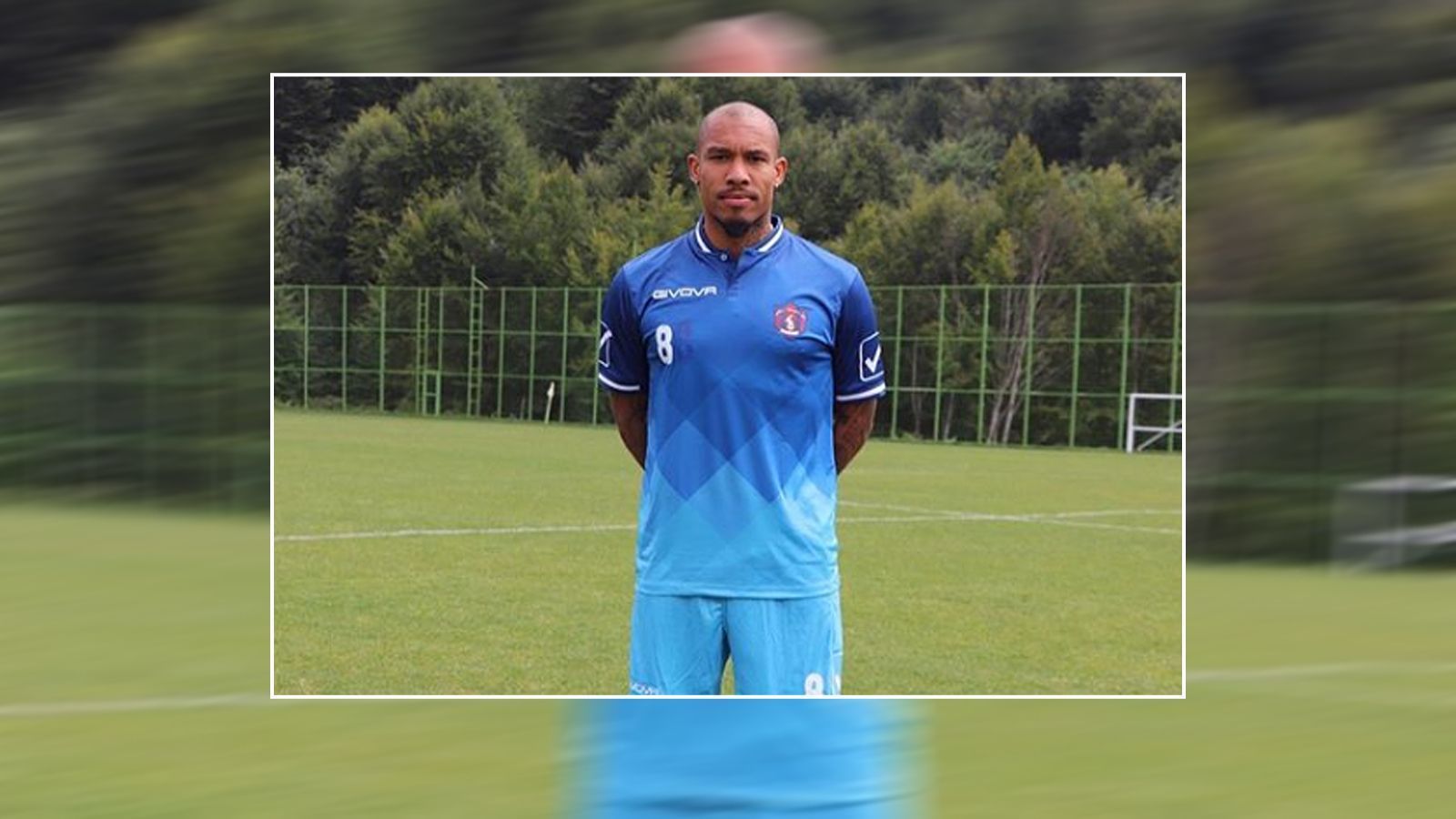 
                <strong>Nigel de Jong (Al Shahaniya Sports Club)</strong><br>
                Apropos Niederländer in Katar - in diese Kategorie passt natürlich auch der frühere Hamburger und Mainzer Nigel de Jong. Der mittlerweile 34-Jährige wechselte zuletzt innerhalb des Landes von Al Ahli zum Al Shahaniya Sports Club. Beim aktuellen Schlusslicht der Stars League soll Routinier de Jong im Mittelfeld für Stabilität sorgen. Das gelang allerdings zuletzt noch überhaupt nicht, als Al Shahaniya zuhause gleich mit 1:7 gegen Al Sadd unterging. 
              