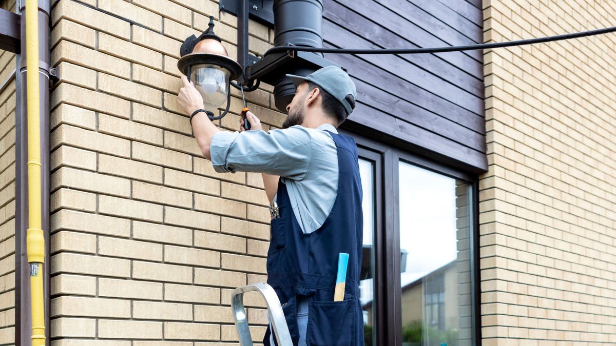 Außenlampe richtig anschließen: So geht's
