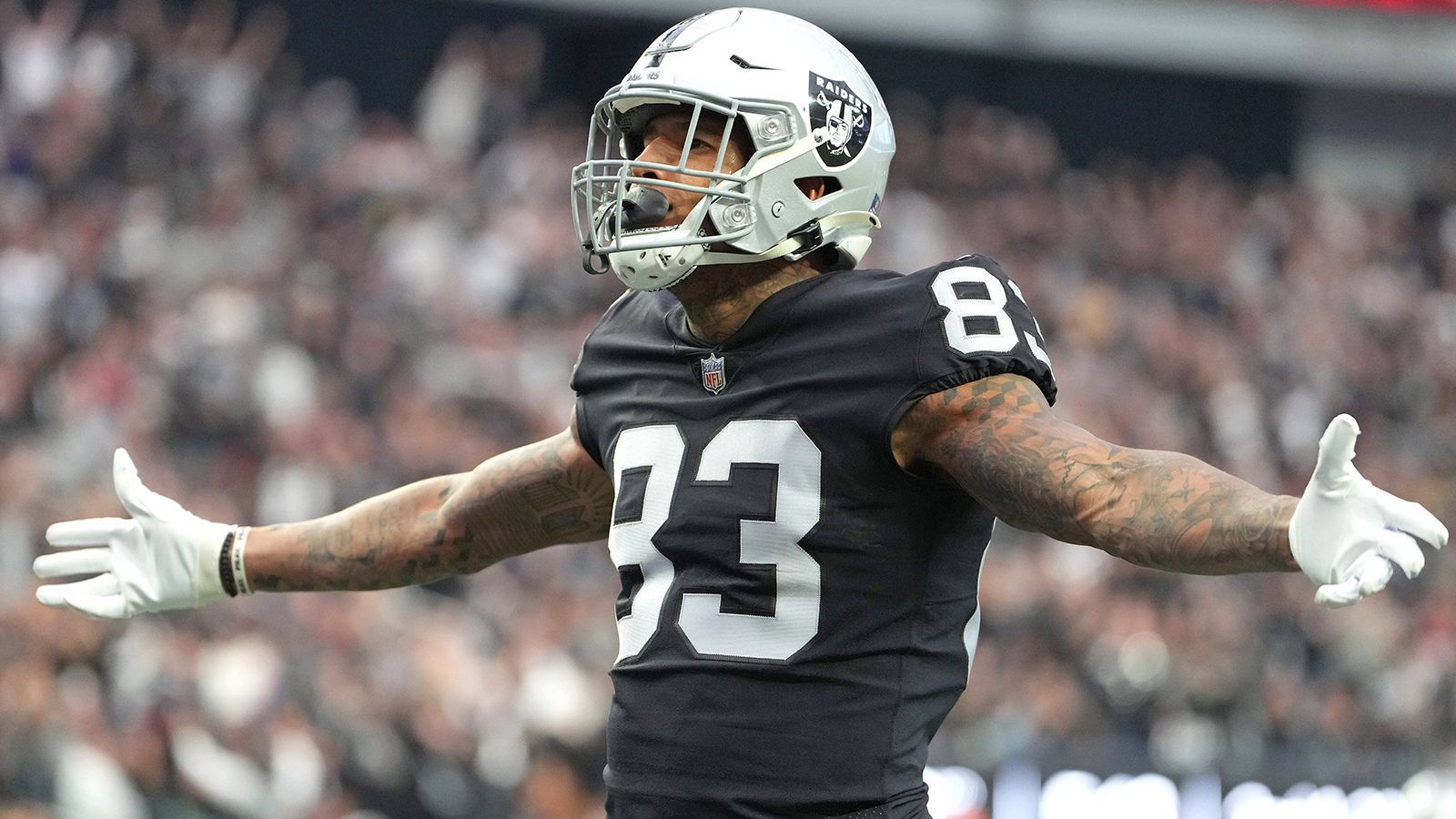 
                <strong>Darren Waller - New York Giants at Las Vegas Raiders (Week 9)</strong><br>
                Erst vor einem Jahr statteten die Las Vegas Raiders Darren Waller mit einem großen Vertrag aus, rund zwölf Monate später tradeten sie ihn zu den New York Giants. Ob sie diese Entscheidung bereuen, wird sich in den kommenden Jahren zeigen. Im direkten Duell am 9. Spieltag hat der Tight End aber schon 2023 die Chance, seinen alten Arbeitgeber vor große Probleme zu stellen.
              