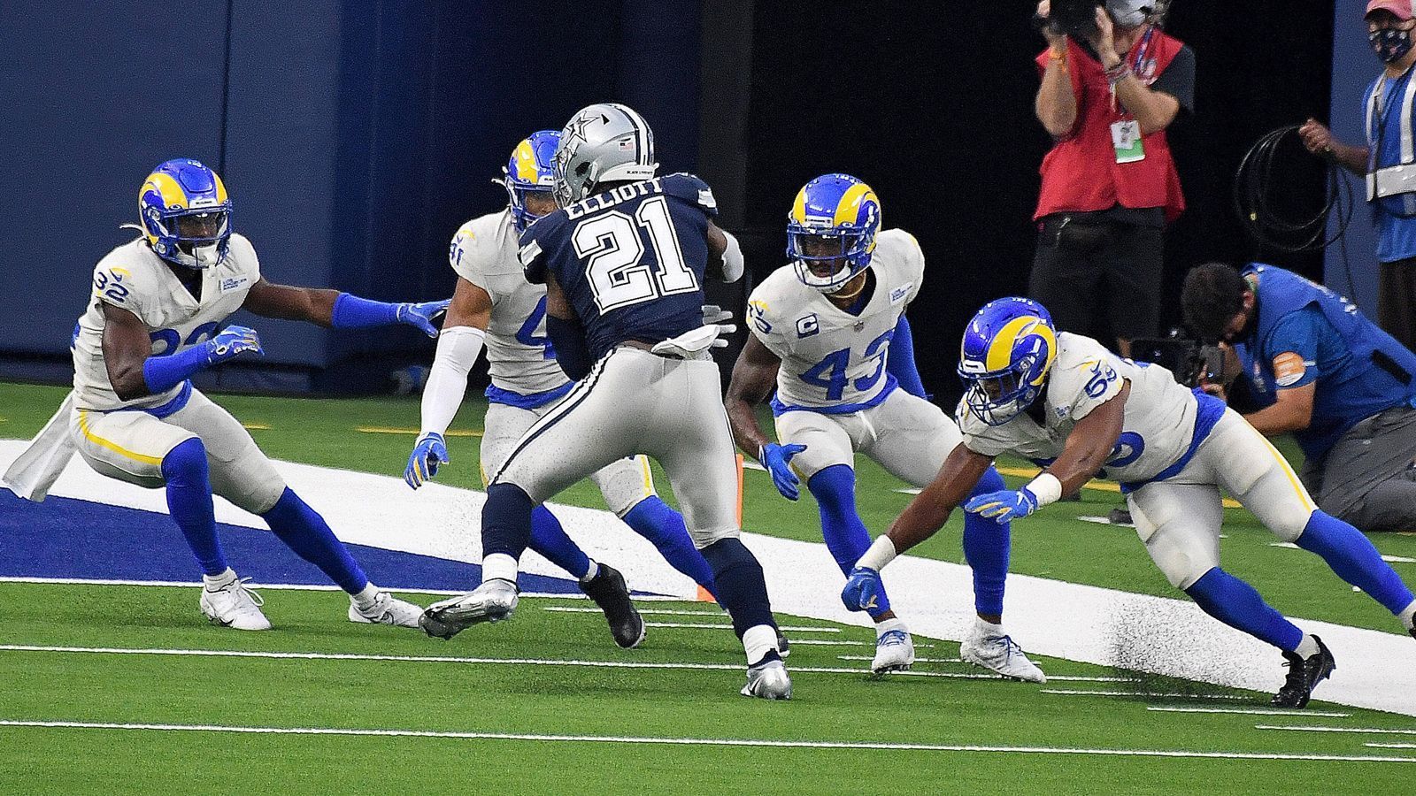 
                <strong>8. Ezekiel Elliott</strong><br>
                - Team: Dallas Cowboys- Position: Running Back
              