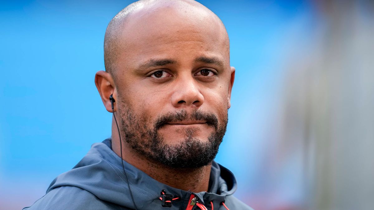 Vincent Kompany (Trainer, Cheftrainer, FC Bayern), Einzelbild, Einzelfoto, Aktion, Action, enttäuscht schauend, Enttäuschung, Frustration, disappointed, pessimistisch, Porträt, Portrait, 20.09.2025...