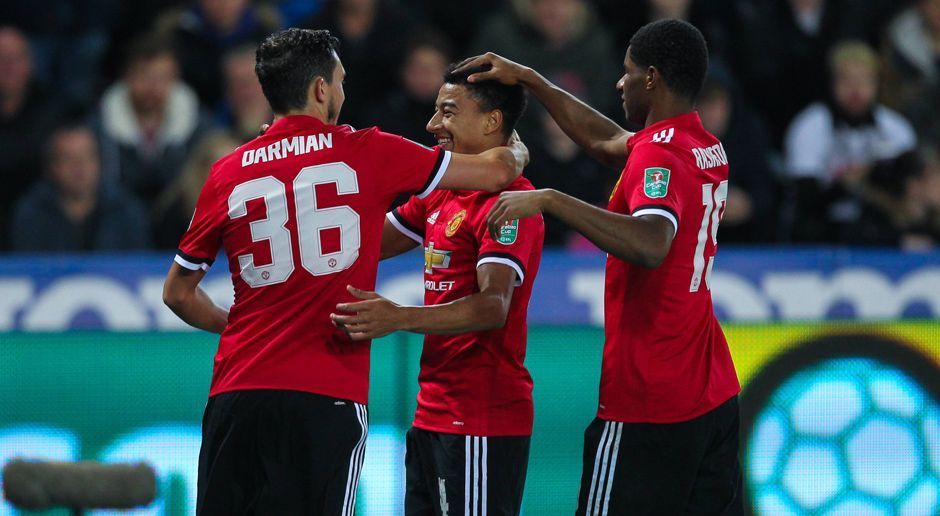 
                <strong>Platz 4: Manchester United</strong><br>
                Manchester United feierte einen wichtigen Heimerfolg gegen Tottenham, um am Stadtrivalen dran zu bleiben. Zuvor ließen sie zweimal Punkte liegen, unter anderem gegen Huddersfield Town. Ohne Pogba ist ManUnited etwas die Kreativität abhanden gekommen. Romelu Lukaku ist eine ganz wichtige Säule im Team, in dem die Abwehr einen sehr stabilen Eindruck macht. In drei Champions-League-Partien haben die "Red Devils" mit 8:1-Toren und neun Punkten auch einen perfekten Start erwischt.
              