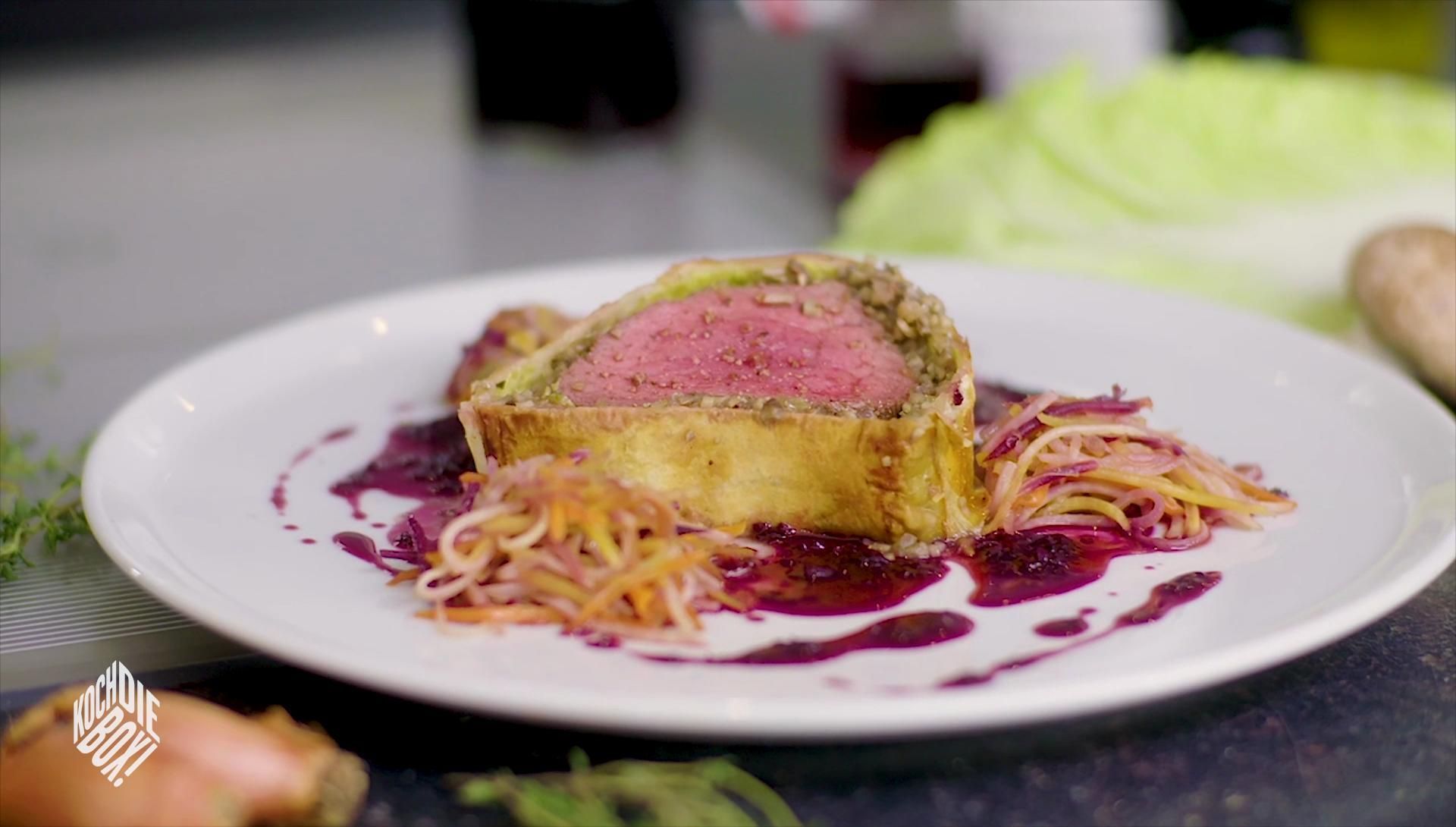 Rinderfilet &amp;quot;Wellington&amp;quot; mit Rotwein-Schalotten-Butter