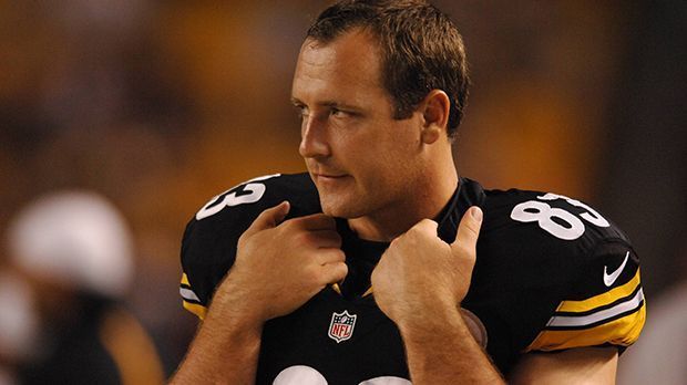 
                <strong>Heath Miller (Pittsburgh Steelers)</strong><br>
                In elf Jahren bei den Steelers verpasste er lediglich acht Spiele in der Regular Season. Nun tritt Tight End Heath Miller mit 33 Jahren ab. Seine Bilanz ist dabei kann sich sehen lassen: Zwei Mal gewann er den Super Bowl, zwei Mal spielte er im Pro Bowl. In seiner Karriere gelangen ihm 592 Catches und mehr als 6000 Yards - mit ihm schafften das nur zwölf Tight Ends in der Ligageschichte.
              