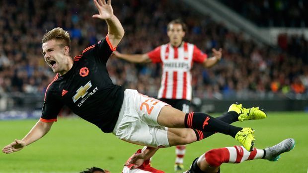 
                <strong>Luke Shaw (Manchester United)</strong><br>
                Luke Shaw (Manchester United): Der linke Verteidiger bricht sich gegen PSV Eindhoven in der Champions League das Schienbein. Damit fällt der Engländer wohl für die gesamte Saison aus.
              
