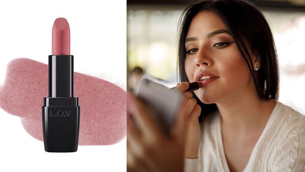 Romantisch und verspielt mit leichter Punk-Assoziation: Pinkfarbener Lippenstift wird 2022 für Aufmerksamkeit sorgen! Was bei diesem Look zu beachten ist, lest ihr hier.