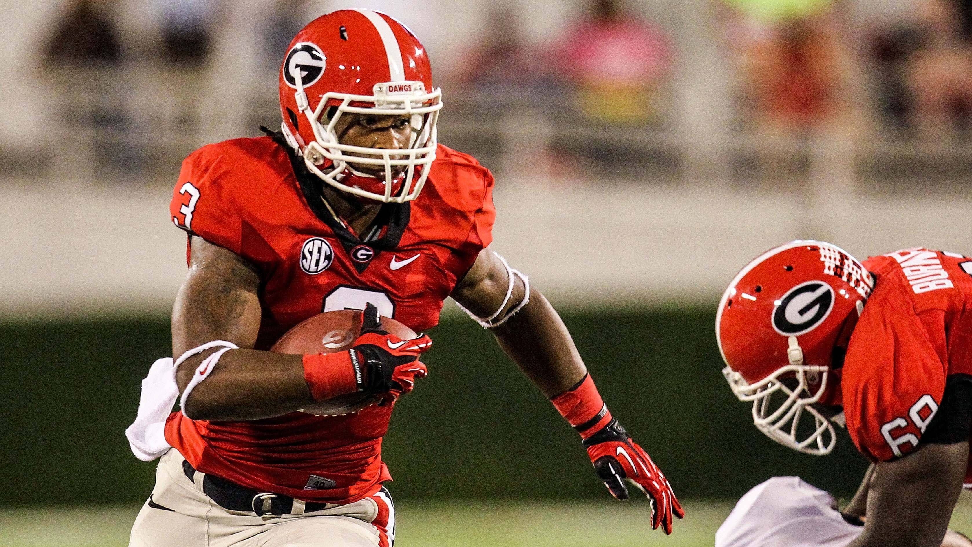 <strong>Platz 9: University of Georgia</strong><br>Teamname: Georgia Bulldogs<br>NFL-Spieler: 401<br>Zur Zeit aktive NFL-Spieler: 61<br>Bekannteste Namen: Roquan Smith, Todd Gurley (Bild), Champ Bailey