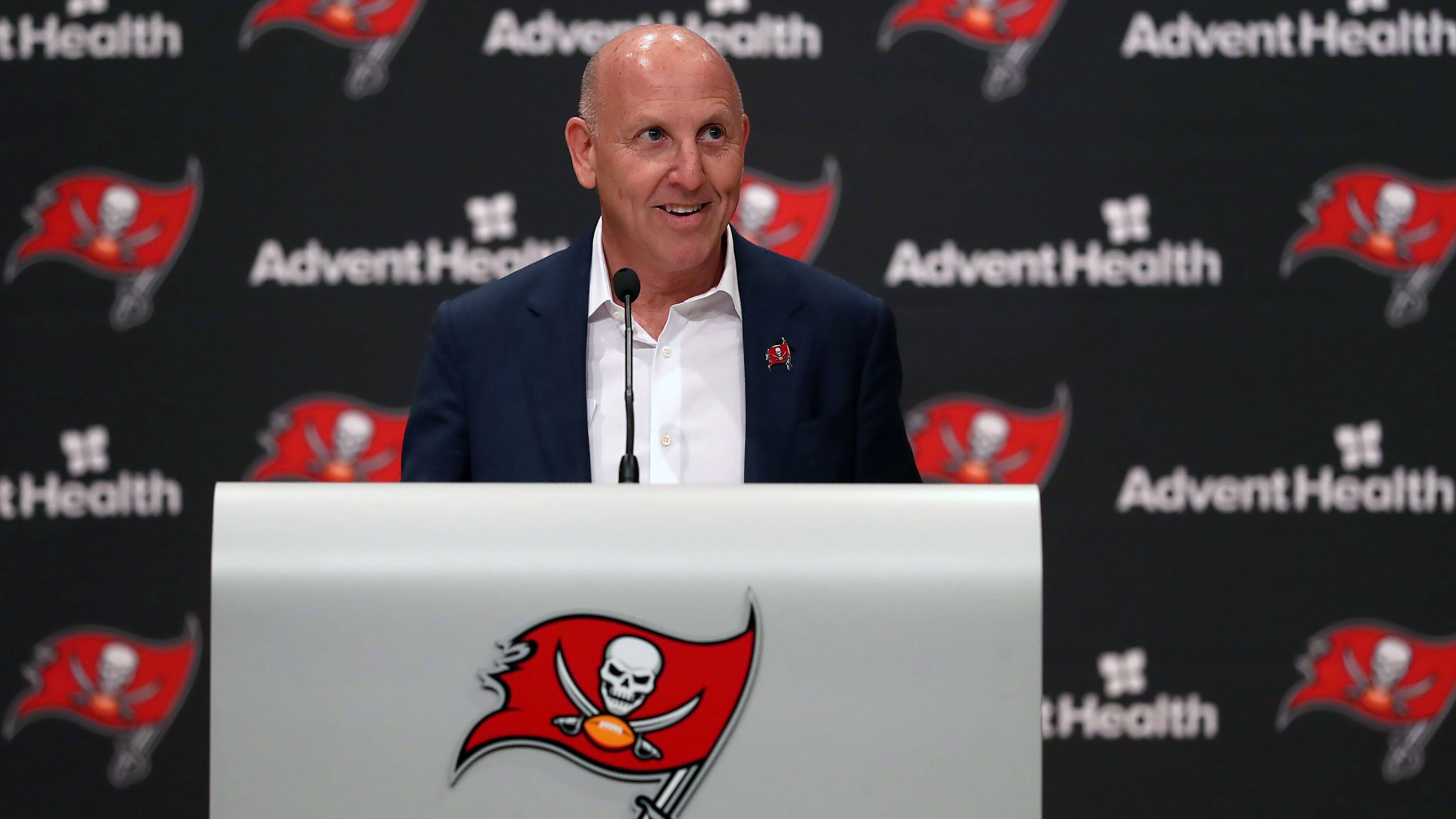 <strong>Tampa Bay Bucanneers - Glazer-Familie</strong><br>Mitte der 90er-Jahre übernahm die Familie Glazer (im Bild Co-Vorstand Joel Glazer) die Geschäfte der Buccaneers. Neben der NFL-Franchise gehört ihnen auch der Fußballklub Manchester United.