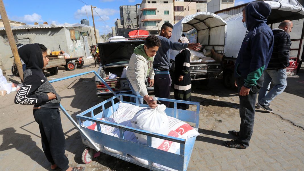 Zahlreiche Bewohner:innen von Gaza sind auf humanitäre Hilfe von außen angewiesen.
