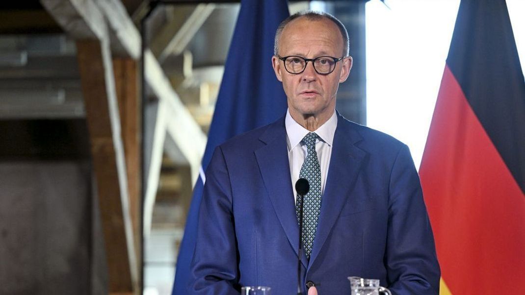 Löste mit seinen Aussagen Kritik aus den Reihen der SPD aus: Bundeskanzler Friedrich Merz (Bild)