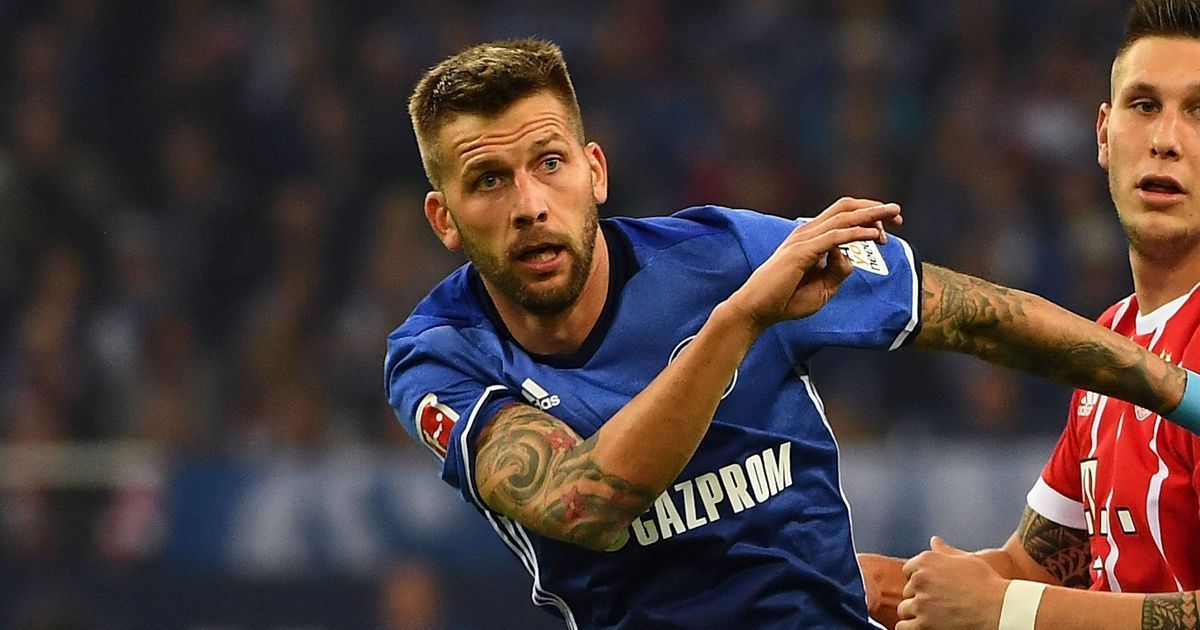 
                <strong>Guido Burgstaller (FC Schalke 04)</strong><br>
                Guido Burgstaller (FC Schalke 04): Ordentliches Spiel des Torjägers, der sich um Kreationen und Torschüsse bemüht und dafür ordentlich Kilometer frisst. Doch der 28-Jährige kann sich zu selten gegen die Bayern-Innenverteidigung durchsetzen. Als er in der 65. Minute alleine vor dem Tor von Sven Ulreich auftaucht fehlt ihm die nötige Nervenstärke. Er probiert es allein und scheitert an Ullreich. ran-Note: 2
              