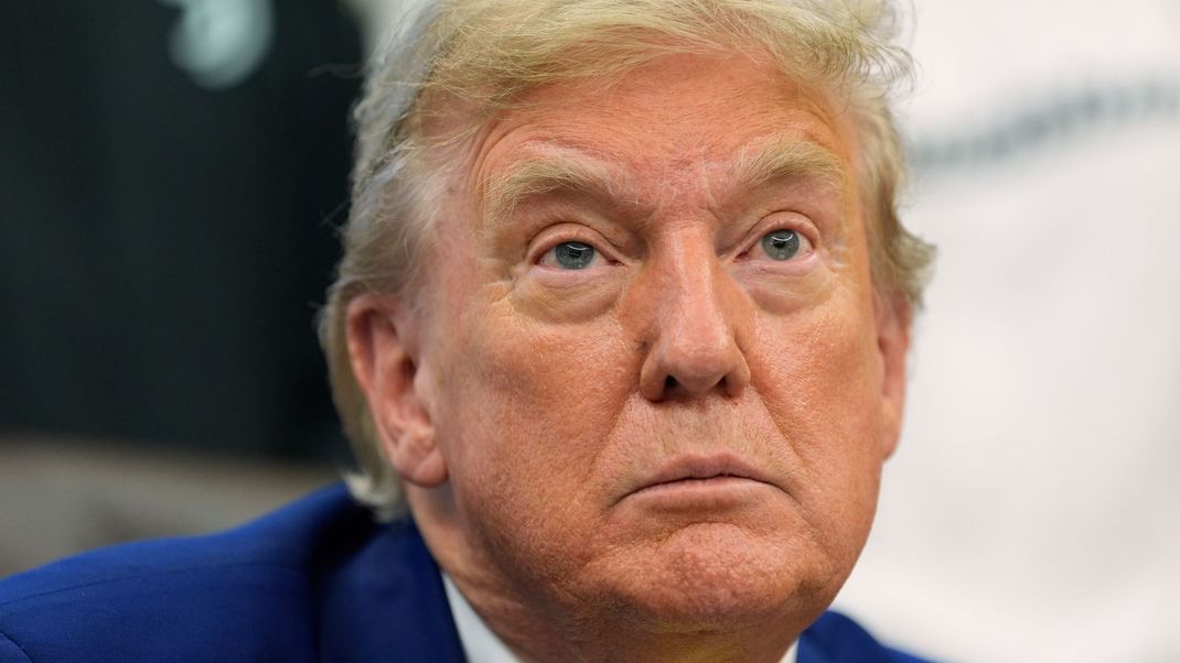 Trump wurde für den Friedensnobelpreis vorgeschlagen, obwohl er möglicherweise in den Konflikt zwischen Israel und Iran einzugreifen plant.