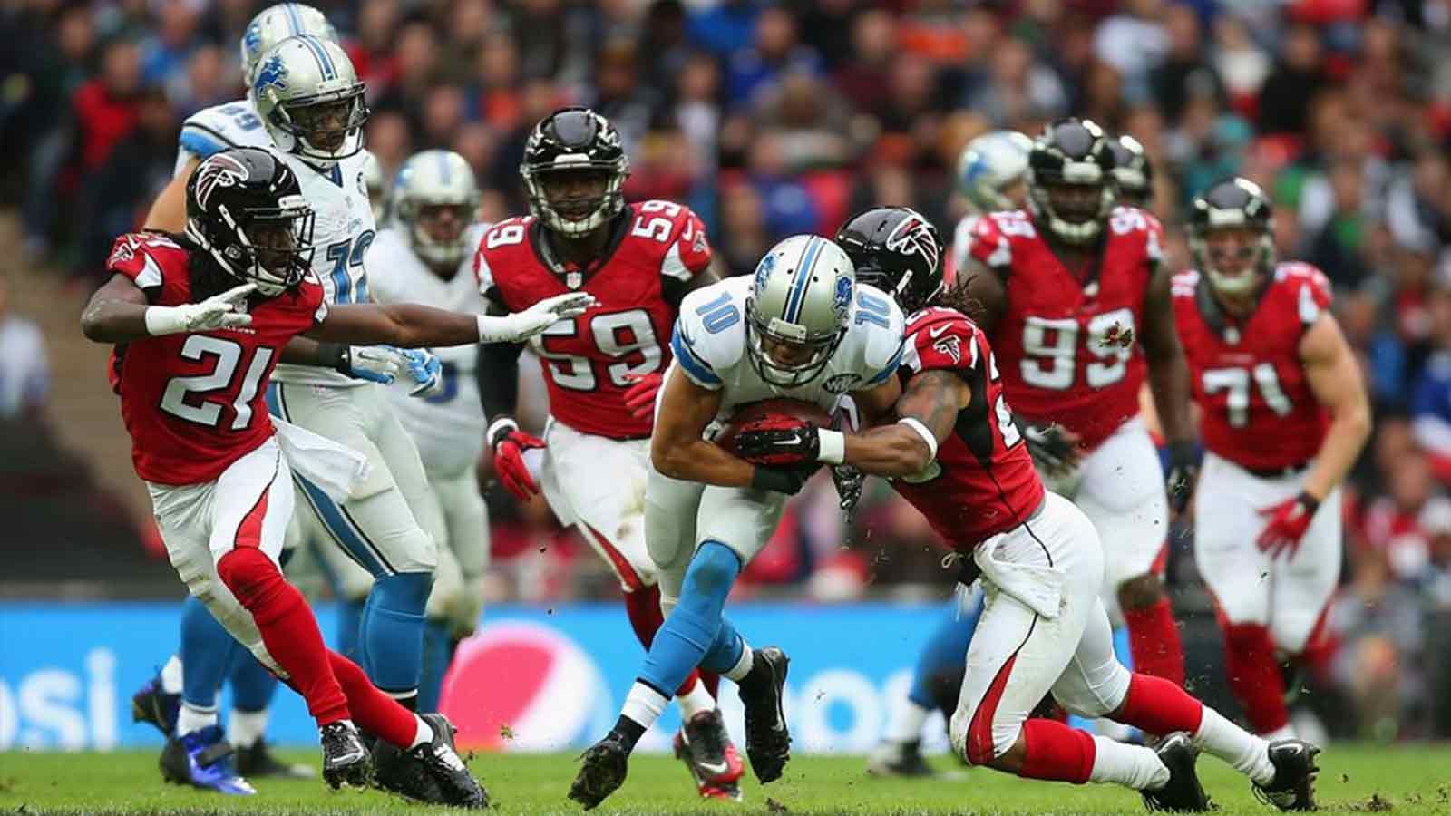 <strong>2014 in London: Atlanta Falcons vs. Detroit Lions</strong><br>
                Bereits mit 0:21 lagen die Detroit Lions gegen die Atlanta Falcons zurück. Dann drehte die Offensive auf. Am Ende entschied Kicker Matt Prater mit einem Field Goal in letzter Sekunde die Partie mit 22:21 zu Gunsten der Lions.
