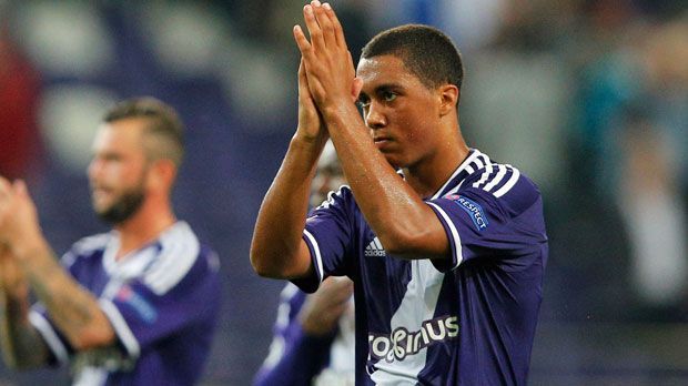 
                <strong>Youri Tielemans (RSC Anderlecht)</strong><br>
                Youri Tielemans: Trotz seiner erst 18 Jahren ist der Belgier schon in aller Munde und schon deutlich erfahrener als andere Talente seiner Altersklasse. Mittlerweile stehen in der Vita des Mittelfeldspielers beinahe 100 Pflichtspiele für den RSC Anderlecht.
              