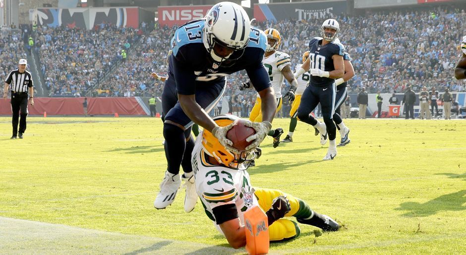 
                <strong>Verlierer: Green Bay Packers</strong><br>
                Alleine in der ersten Halbzeit ließen die Packers 35 Punkte gegen die Titans zu. Schon gegen ein durchschnittliches NFL-Team wirkte die Defense überfordert. Die Folge: Nur Rang drei in der umkämpften NFC North. Zuletzt gab es drei Niederlagen in Serie. Mit solchen Vorstellungen schwinden die Playoff-Hoffnungen immer weiter.
              