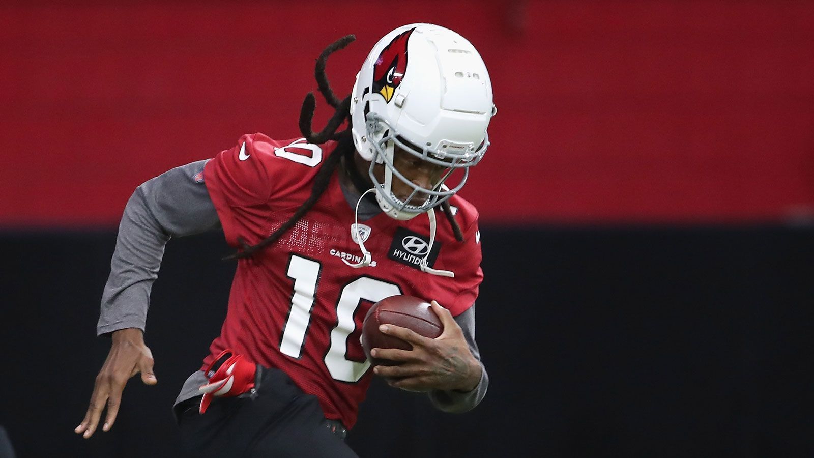 
                <strong>Platz 1: DeAndre Hopkins (Arizona Cardinals)</strong><br>
                Jahresgehalt: 27,25 Millionen US-DollarVertrag endet nach der Saison 2022
              