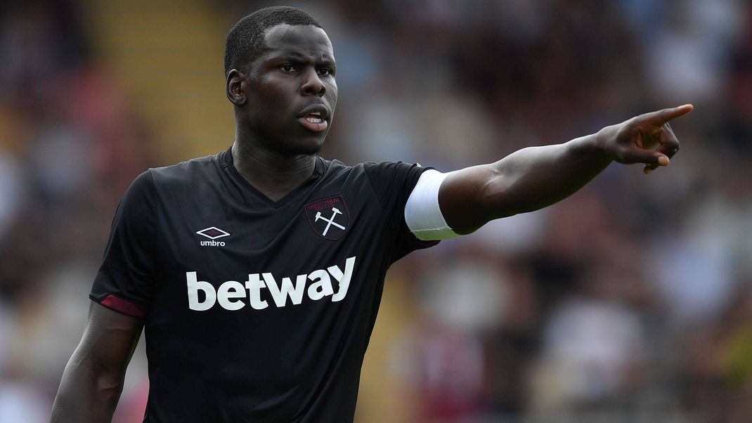 Kurt Zouma of West Ham United Dagenham & Redbridge v West Ham United, Pre Season Friendly, Football, Chigwell Construction Stadium, London, UK, 20 Jul 2024 EDITORIAL USE ONLY No use with unauthorised audio, video, data, fixture lists, club league logos or live services. Online in-match use limited to 120 images, no video emulation. No use in betting, games or single club league player publications. PUBLICATIONxINxGERxSUIxAUTxHUNxGRExMLTxCYPxROUxBULxUAExKSAxONLY Copyright: xAlxWalter Shutterstockx 14594198ba