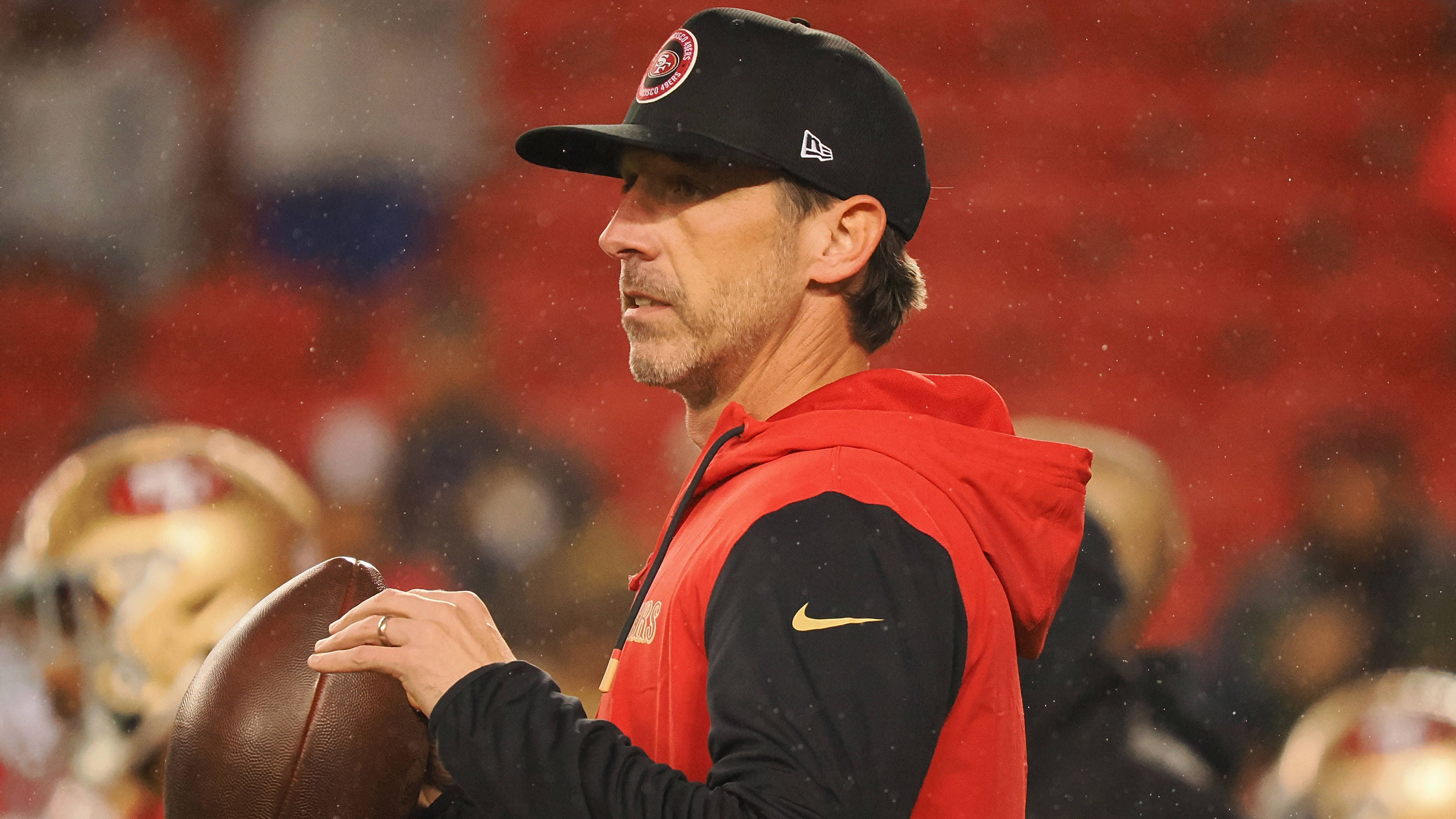 <strong>San Francisco 49ers</strong><br>• Head Coach: Kyle Shanahan (im Bild)<br>• Offensive Coordinator: HC Kyle Shanahan sagt Spielzüge an<br>• Defensive Coordinator: Robert Saleh<br>• Special Teams Coordinator: Brant Boyer<br>• General Manager: John Lynch