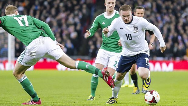 
                <strong>Wayne Rooney</strong><br>
                An die Weltmeisterschaften in Deutschland und Südafrika hat Wayne Rooney keine besonders gute Erinnerungen. In beiden plagte er sich mit Verletzungen, überhastete seine Rückkehr und konnte kein einziges Tor erzielen. Ist er dieses Mal fit, wird sich das sicher ändern.
              