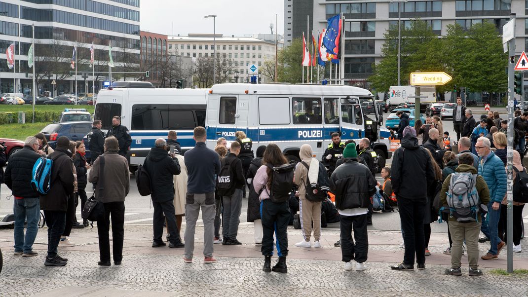 Weitere Proteste der Letzten Generation für Klimaschutz Berlin