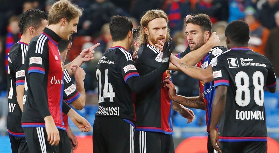 
                <strong>Schweiz: FC Basel</strong><br>
                In der Schweiz ist alles beim Alten! Der FC Basel sichert sich zum achten Mal in Folge die Meisterschaft. Nach einem 2:1-Sieg beim von Markus Babbel trainierten FC Luzern ist Basel die Titelverteidigung sechs Spieltage vor Saisonende nicht mehr zu nehmen. Für den FCB ist es der insgesamt 20. Meistertitel in der Vereinshistorie - und der letzte für Trainer Urs Fischer. Dessen Vertrag wird trotz des erneuten Titelgewinns nicht verlängert, Nachfolger wird der ehemalige Bundesliga-Profi Raphael Wicky.
              