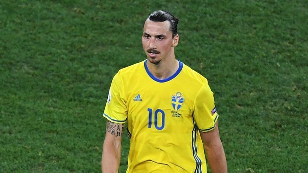 
                <strong>Zlatan Ibrahimovic (Zugänge Manchester United)</strong><br>
                Zugänge Manchester United: Zlatan Ibrahimovic (Bild; Paris St. Germain), Henrich Mchitarjan (Borussia Dortmund), Eric Bailly (FC Villareal)
              