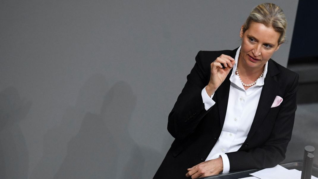 Die AfD will erstmals einen Kanzlerkandidaten aufstellen, teilt Alice Weidel mit.