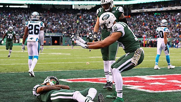 
                <strong>New York Jets</strong><br>
                Gründung: 1960Stadion: MetLife Stadium (East Rutherford)Super-Bowl-Siege: 1 (1969)Stars: Robby Anderson (Wide Receiver), Jamal Adams (Safety)Besonderheit: Der Spitzname "Gang Green" stammt nicht nur von den Jets-Farben, sondern auch von der tödlichen Krankheit "Gangräne". Er soll Gefahr ausdrücken.
              